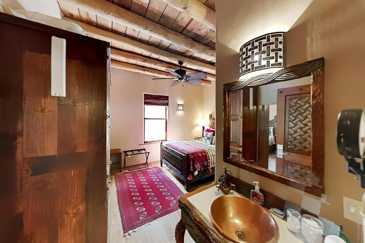 Antigua Inn (Adults Only) Santa Fe Ngoại thất bức ảnh
